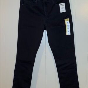 Women’s Signature Levi’s Slim Straight Black Jeans